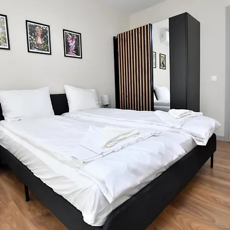 Contemporary Homes With Balcony *