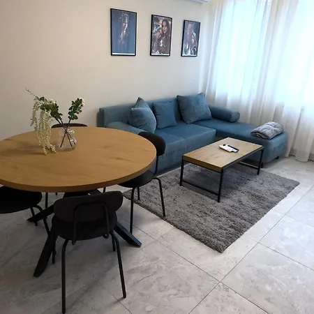 Contemporary Homes With Balcony סופיה