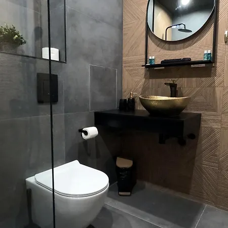 Contemporary Homes With Balcony דירה *