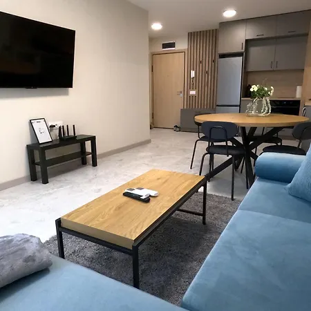 דירה Contemporary Homes With Balcony סופיה