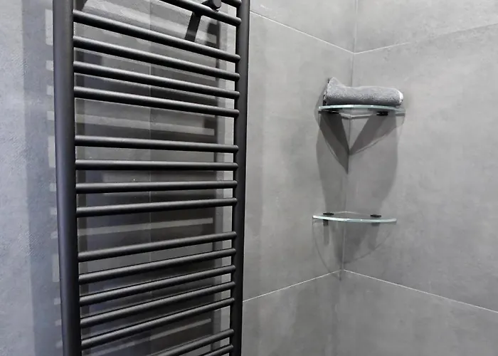 Contemporary Homes With Balcony Apartamento Sofía