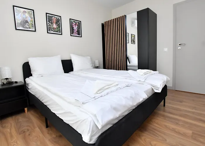 Contemporary Homes With Balcony *